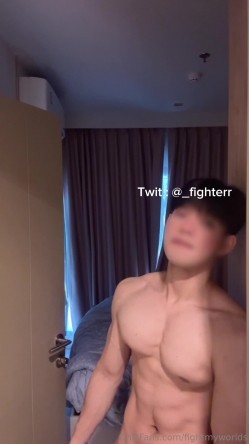 健身肌肉猛男【fighterr】推特福利，巨根疯狂打桩机，约炮各种小姐姐，用大肉棒征服她们 截图3