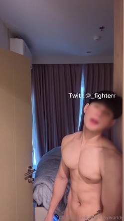 健身肌肉猛男【fighterr】推特福利，巨根疯狂打桩机，约炮各种小姐姐，用大肉棒征服她们 截图5