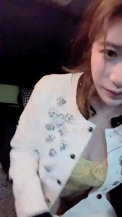 哇~杭州巨奶尤物~【纯天然巨乳】罕见~主要粉色叫他换男主 男主带他出来户外半夜车内口爆 截图6