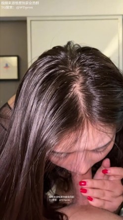 调教别人的女友，反差母狗在线吃鸡，每次射精都是射在她的脸上，一边打电话一边无套插入她+户外车震刺激的不行 截图7