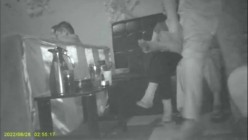 大神冒死潜入砂舞舞厅内的休息区偷拍那些油腻大叔淫乱的抓奶抠逼现场 截图2
