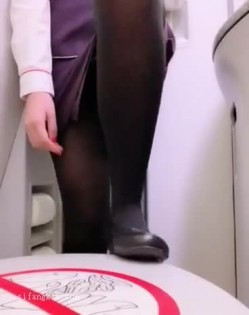 【真实空姐】各大航空美丽空姐不欲人知的真实反差 截图3
