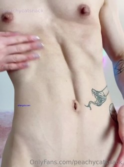 中韩混血博士生，超大阴蒂，撸铁肌肉女【peachy】自慰啪啪群P，下海拍A片 截图8