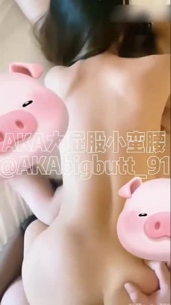 推特极品骚婊【AKA大屁股小蛮腰】骨灰级绿帽，邀约单男调教娇妻，3P大战 截图8