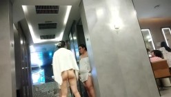 最新流出大神潜入洗浴会所偷拍 几个附近高校组团来洗浴的学妹浴池戏水 截图12