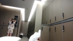 最新流出大神潜入洗浴会所偷拍 几个附近高校组团来洗浴的学妹浴池戏水 截图13