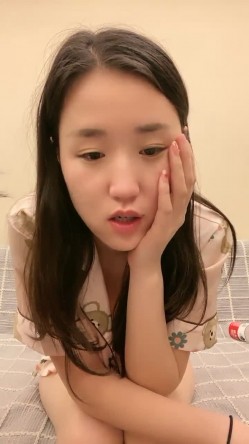 江苏传媒学院，大三学生妹，【一朵喇叭花】，大长腿，清纯校园风，让男友操到逼红肿，此等尤物必看 截图4