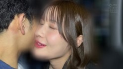HMN-448 専属決定！ねぇ...今日、ホテル泊まらない？ 彼女がいるって知ってるくせにお姉ちゃんの親友の先輩から囁きデートでラブホテルに誘われ、 彼女は困惑するボクにキスで迫って朝が来るまでひたすら中出しし続けた。 藤森里穂 截图11
