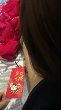 性爱泄密重磅福利推特社保车模人妻『阿拉善战神车队长』翘挺美乳 骚逼浪穴 各种啪啪 截图2