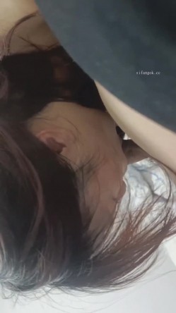 温柔淑女型女大生私下极度反差，出租屋被男友各种玩肏 截图10