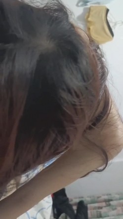 温柔淑女型女大生私下极度反差，出租屋被男友各种玩肏 截图12