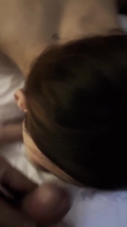 快手主播婷婷老师定制视频 口交、3P、放尿、道具一应俱全！ 截图4