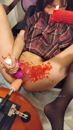 SM顶级调教大神【永夜DOM】圈养各种妹子多种刺激玩法，各种啪啪调教露脸高颜反差婊，纯纯人形小母狗 截图7