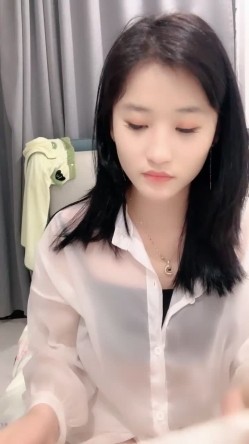 校花来了！好漂亮好甜美，清纯反差小姐姐【云妹妹】自慰！一字马！好想进入她 截图3
