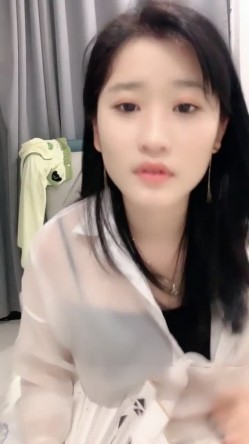 校花来了！好漂亮好甜美，清纯反差小姐姐【云妹妹】自慰！一字马！好想进入她 截图9