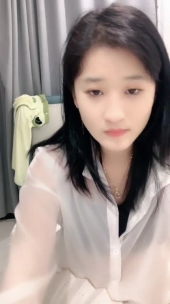 校花来了！好漂亮好甜美，清纯反差小姐姐【云妹妹】自慰！一字马！好想进入她 截图14