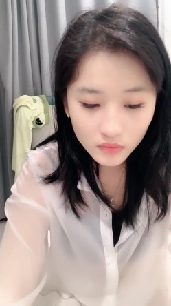 校花来了！好漂亮好甜美，清纯反差小姐姐【云妹妹】自慰！一字马！好想进入她 截图15