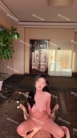 极品颜值女神【mympet】最新露出 啪啪福利，你眼中高高在上的女神在富人眼中只是一只母狗精盆！ 截图12