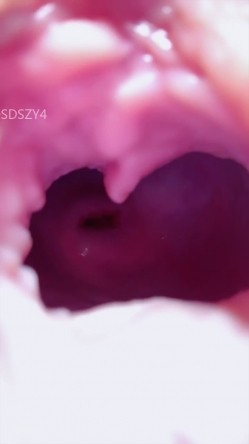 ️七彩主播【少妇表妹】 饥渴人妻母狗炮机狂插双穴 截图16
