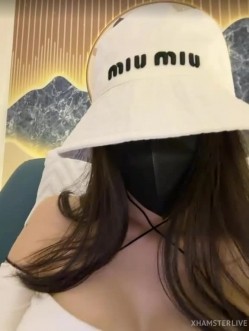 22岁少女【nidebaby】打高尔夫的时候放跳蛋 会所勾搭技师 大屌阳具道具狂插 大奶翘臀 截图3