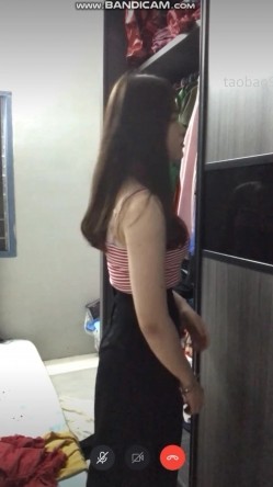 首发网络招聘 模特视频面试被泄露流出杨X琳360度裸露特写，附生活照 截图14