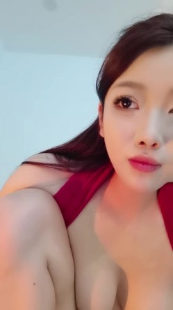 【乔妹妹】白虎大长腿，抖奶裸舞，240分钟美乳扒穴自慰 截图12