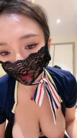 丰满身材巨乳御姐！性感黑丝豪乳揉捏！掰开骚穴特写，女仆装空姐制服，换装诱惑翘大肥臀 截图13