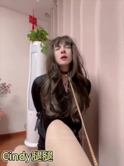 圣诞狂欢 Cindy腿腿 国产极品人气TS，长相清纯身材一流，一双纤细的大长腿，不输任何女人 截图14