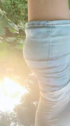 【京鱼儿】19岁童颜巨乳 女仆学生制服 道具自慰 流白浆 ！高人气19岁学生妹 白皙大奶！！ 截图1