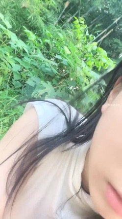 【京鱼儿】19岁童颜巨乳 女仆学生制服 道具自慰 流白浆 ！高人气19岁学生妹 白皙大奶！！ 截图9
