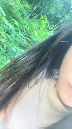 【京鱼儿】19岁童颜巨乳 女仆学生制服 道具自慰 流白浆 ！高人气19岁学生妹 白皙大奶！！ 截图12