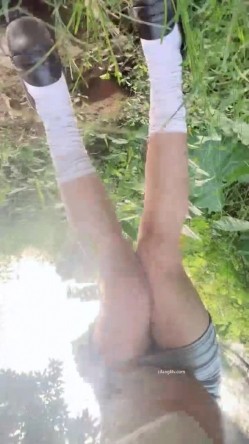 【京鱼儿】19岁童颜巨乳 女仆学生制服 道具自慰 流白浆 ！高人气19岁学生妹 白皙大奶！！ 截图16