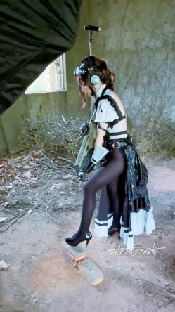 【超美高端 ️罕见露脸露点】极品CosPlay爆机少女【喵小吉】六月新作《战斗女仆》柔领极品战斗女神 超清4K原版 (1) 截图1