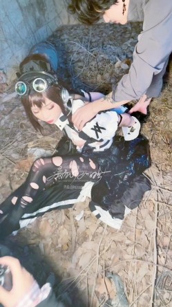 【超美高端 ️罕见露脸露点】极品CosPlay爆机少女【喵小吉】六月新作《战斗女仆》柔领极品战斗女神 超清4K原版 (1) 截图15