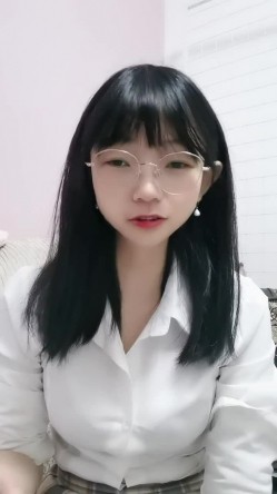 眼镜大学生 字母圈玩家【SM小师妹】过膝黑丝 奶子拔罐 大黑牛插屄里 扇脸 淫语不断 截图1