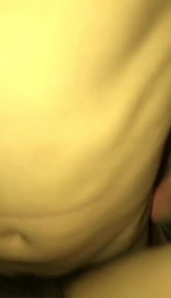 下三滥的贱逼楼凤：‘在车里面干我，啊啊顶到我子宫了，我下面紧吗’。车震叫得又骚又浪，真受不鸟！ 截图4