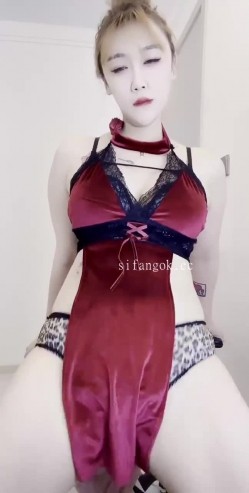【快手福利】知名擦边顶胯网红【财迷马】瑜伽裤顶B抖臀 截图9