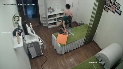 新流出 ️【破解摄像头】 ️美容院高质量少妇小姐姐全身刮毛 截图4