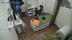 新流出 ️【破解摄像头】 ️美容院高质量少妇小姐姐全身刮毛 截图8