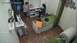 新流出 ️【破解摄像头】 ️美容院高质量少妇小姐姐全身刮毛 截图11