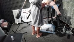 推特玩女训练母狗大神【绿帽调教】门槛福利，手持高速电钻炮机各种专业设备调教学生骚母狗 截图9