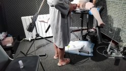 推特玩女训练母狗大神【绿帽调教】门槛福利，手持高速电钻炮机各种专业设备调教学生骚母狗 截图10