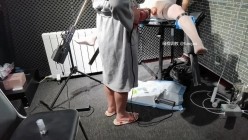 推特玩女训练母狗大神【绿帽调教】门槛福利，手持高速电钻炮机各种专业设备调教学生骚母狗 截图13