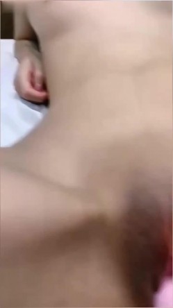 【重磅推荐纯欲反差婊性爱视频流出】舔逼爽到翻白眼，女上位扭动表情淫荡 截图12