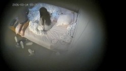 酒店偷拍可爱反差学妹与眼镜男友的游戏啪啪腻歪日常 截图15