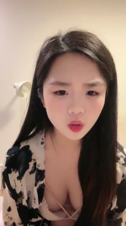 05小妹妹 极品G奶校花满背纹身 巨乳肥臀~兴奋吃鸡 道具自慰~被纹身大哥无套啪啪狂操 截图1
