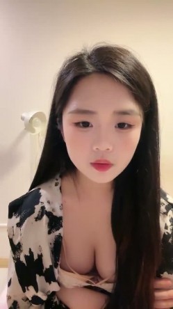 05小妹妹 极品G奶校花满背纹身 巨乳肥臀~兴奋吃鸡 道具自慰~被纹身大哥无套啪啪狂操 截图4