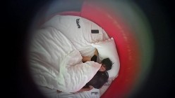 白皙大奶小少妇穿着情趣内衣偷情估计是做贼心虚老是对着镜头看 截图7