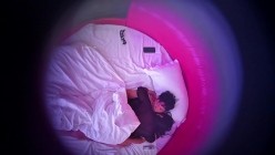 白皙大奶小少妇穿着情趣内衣偷情估计是做贼心虚老是对着镜头看 截图10