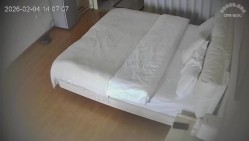 乐橙 老登带熟女少妇属出来开房操 女人开心得扭起来 老登有点猴急 在女下属的挑逗下居然完成两炮 截图2